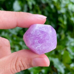 Faceted Kunzite Crystal Sphere: Pink Purple Gemstone (31.6G) Faceted Kunzite Crystal Sphere: Pink Purple Gemstone (31.6G)