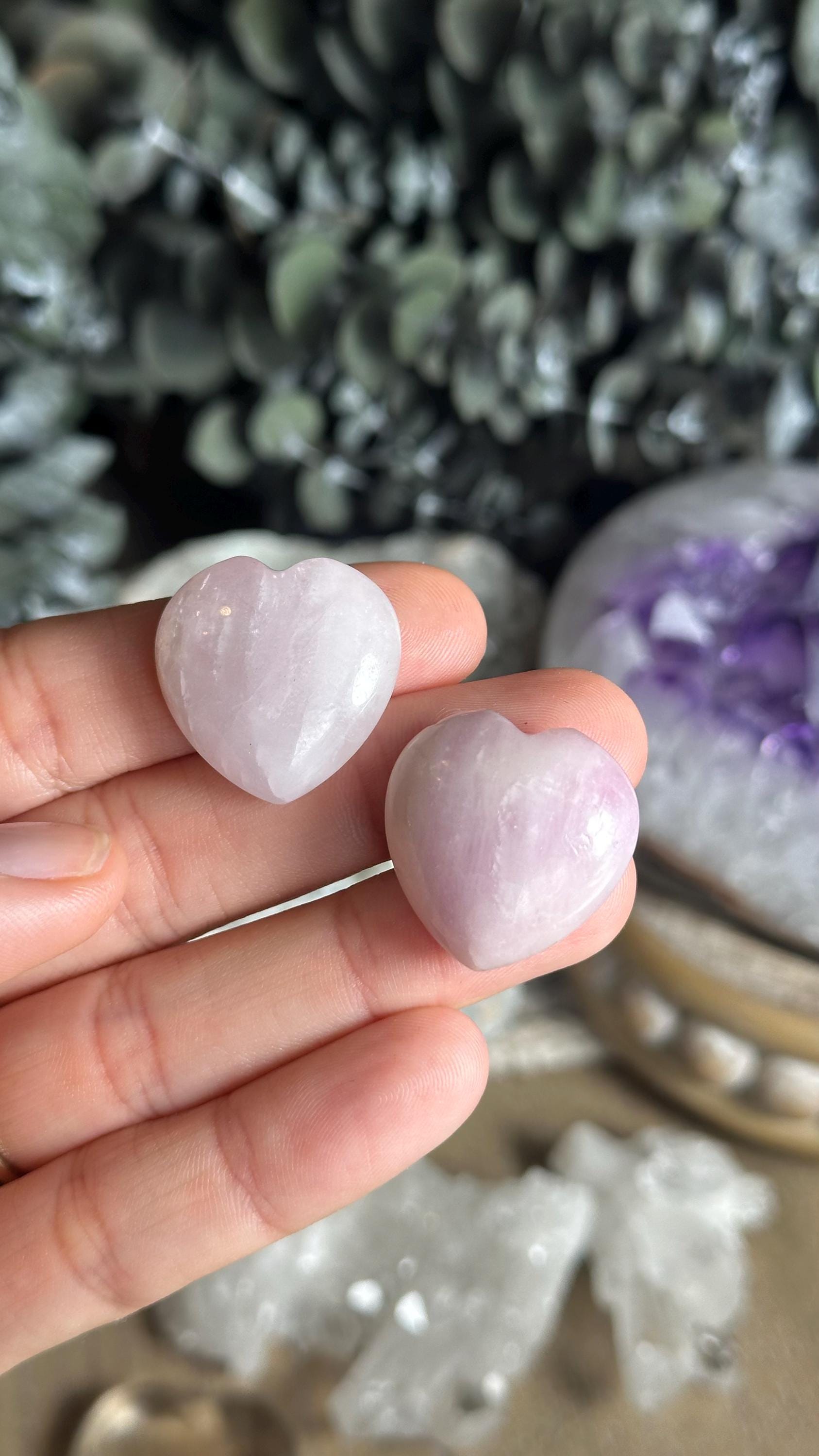 Genuine Kunzite Heart Crystal – 1” (intuitively Chosen) Genuine Kunzite Heart Crystal – 1” (intuitively Chosen)