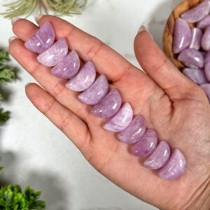Kunzite Mini Moon | S, M, L | - No. 923 (polished Pink Crystal Carving, Heart Chakra, Love)