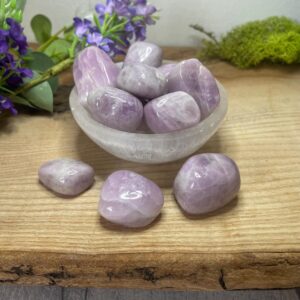 Tumbled Kunzite Stone – Healing Crystal for Love, Stress Relief & Emotional Balance – Natural Pink Lilac Crystal