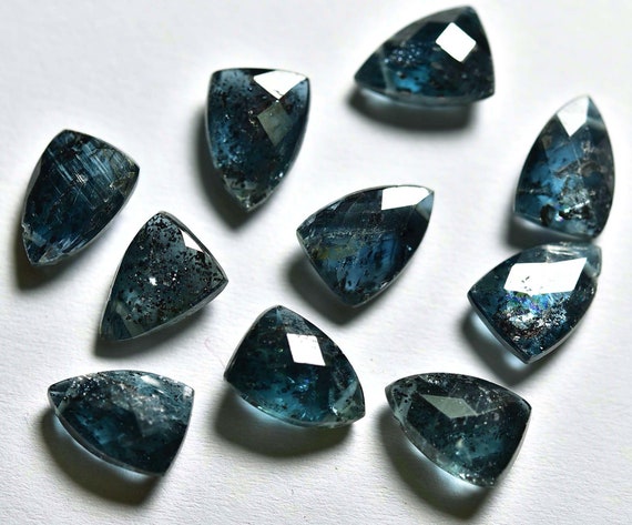 Beautiful Teal Moss Kyanite Top Side Drilled - 6 Pcs - Natural Teal Blue Kyanite Faceted Triangle Pyramid Briolettes -size Is 7x10 Mm #925