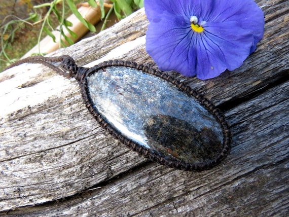Moss Kyanite Necklace / Kyanite Pendant / Macrame Necklace / Healing Gemstone Jewelry / Kyanite Jewelry / Macrame Jewelry / Gemstone Jewelry