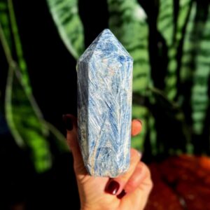 Blue Kyanite Crystal Tower - for enhanced meditation & total chakra alignment - healing crystal