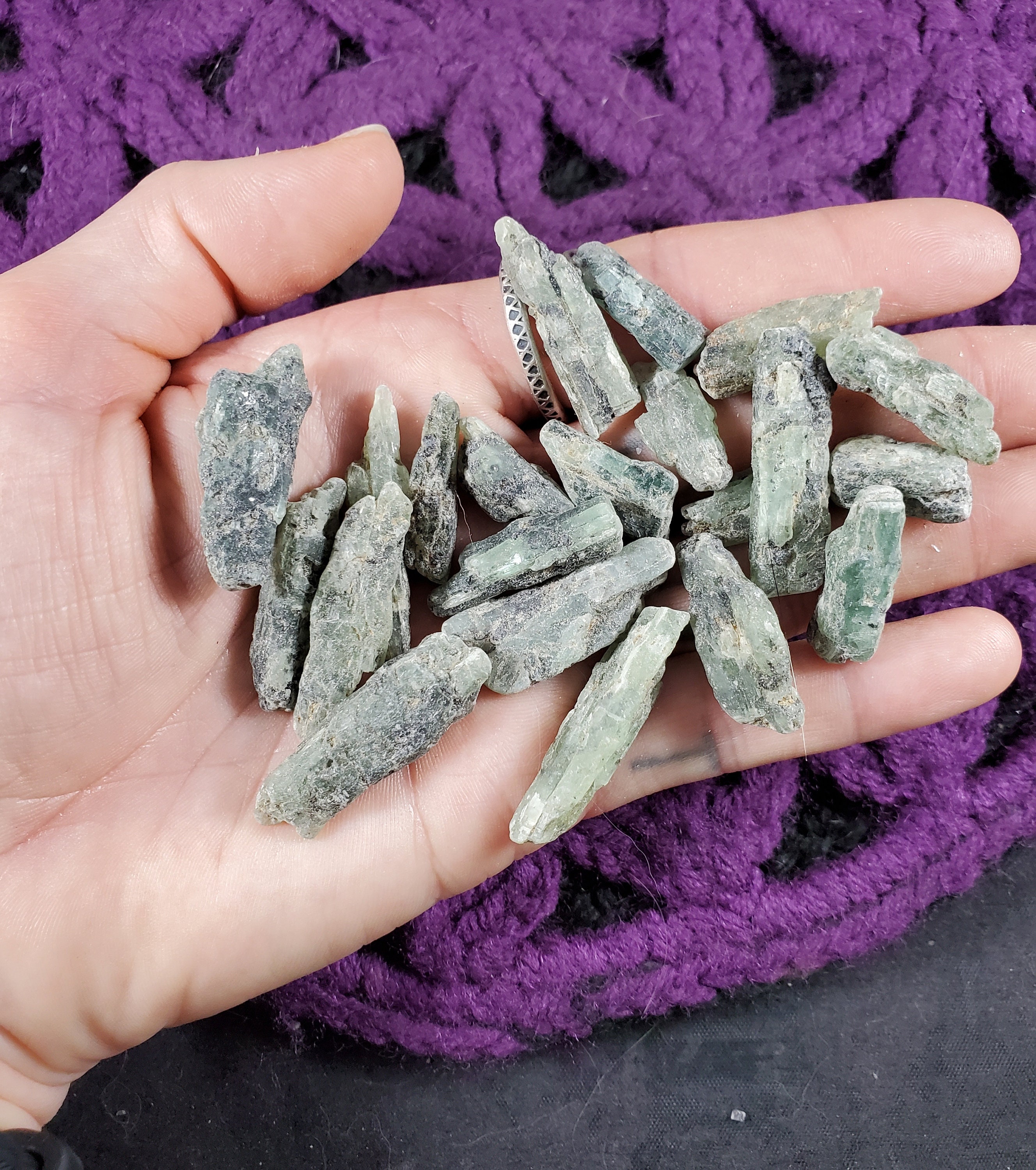 50g Raw Natural Green Kyanite Blades Crystal Stones Crystals Rough Gridding Wrappable Grid Tanzania Bulk Wholesale Parcel