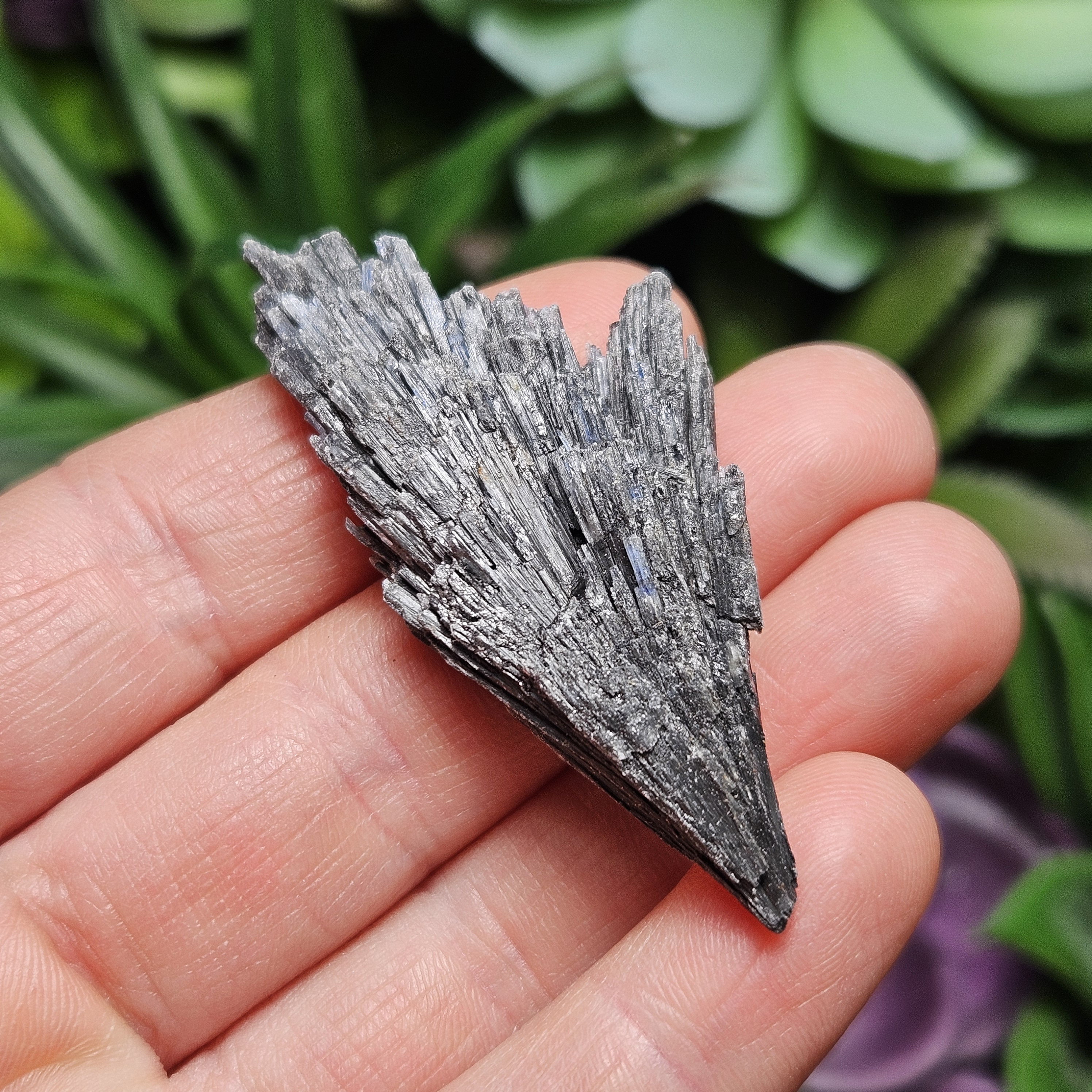 Raw Black Kyanite, Kyanite Specimen - Black Kyanite Stone - Kyanite Crystal