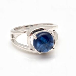 Blue Kyanite Ring // Silver Kyanite Ring //Kyanite Ring // 925 Sterling Silver // Size 7