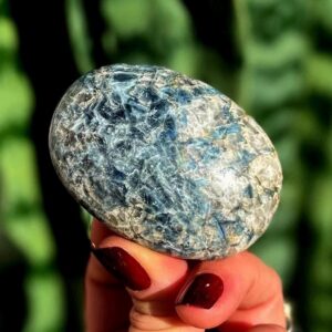 Blue Kyanite crystal palm stone - for enhanced meditation & total chakra alignment - healing crystal