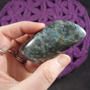 Natural Blue Kyanite Palmstone Gallet Crystal Palm Stones Crystals Pakistan