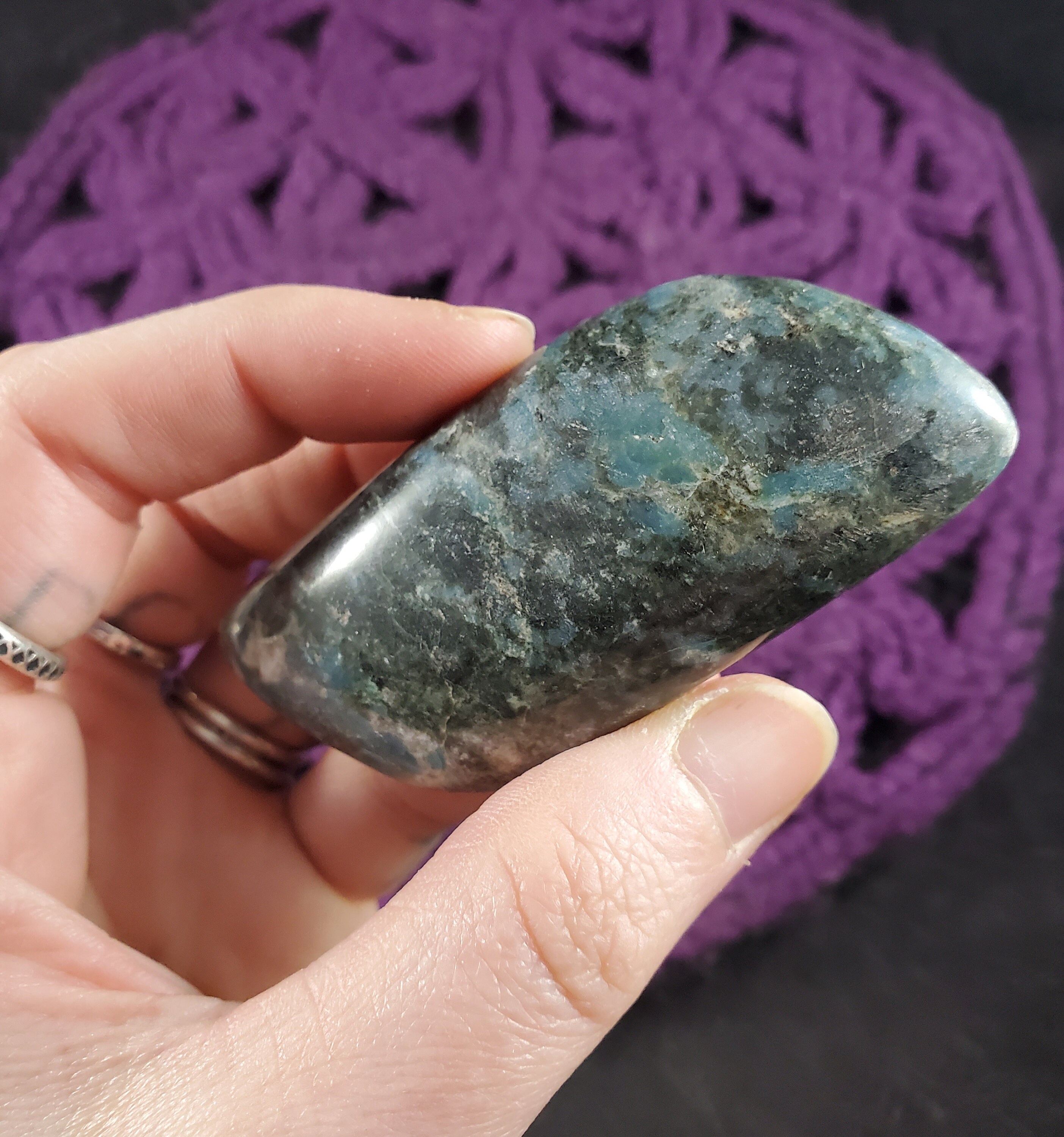 Natural Blue Kyanite Palmstone Gallet Crystal Palm Stones Crystals Pakistan