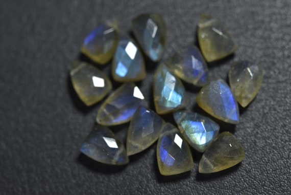 10 Pcs,natural Curvilinear Triangle Labradorite Faceted Side Drilled Briolettes ,size Is 7x10mm #633
