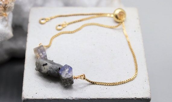 Raw Labradorite Crystal Bracelet: Gold Plated Adjustable Link Raw Labradorite Crystal Bracelet: Gold Plated Adjustable Link