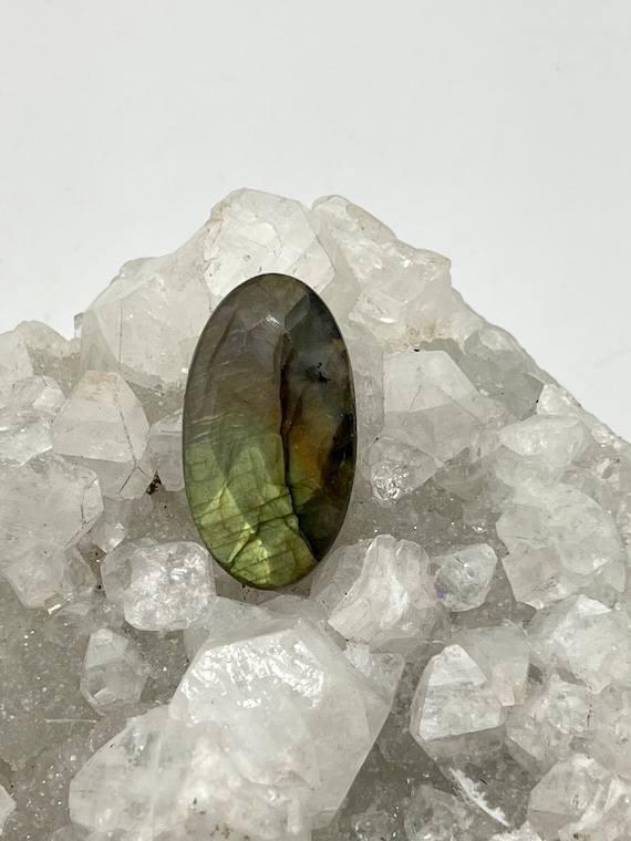 Faceted Labradorite Cabochon-47ct Faceted Labradorite Cabochon-47ct