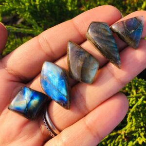 Flashy Labradorite Crystal: Polished Gemstone Cabochon (12-18mm) Flashy Labradorite Crystal: Polished Gemstone Cabochon (12-18mm)