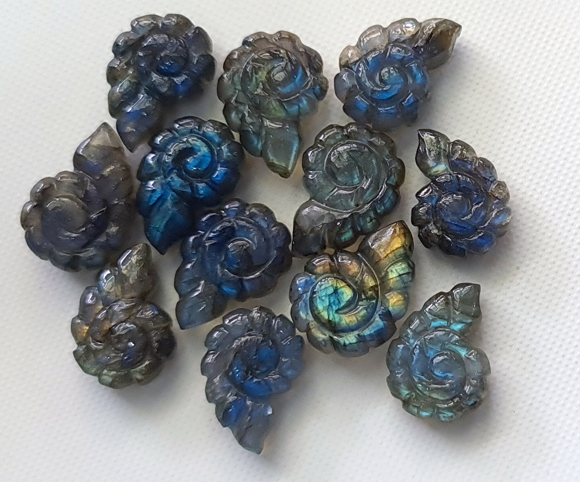 Labradorite Shell Hand Carved Cabochons 18mm Rare Natural Labradorite Gemstone Carving Loose Carving For Jewelry (2pcs To 4 Pcs) - Adg520 Labradorite Shell Hand Carved Cabochons 18mm Rare Natural Labradorite Gemstone Carving Loose Carving For Jewelry (2pcs To 4 Pcs) - Adg520