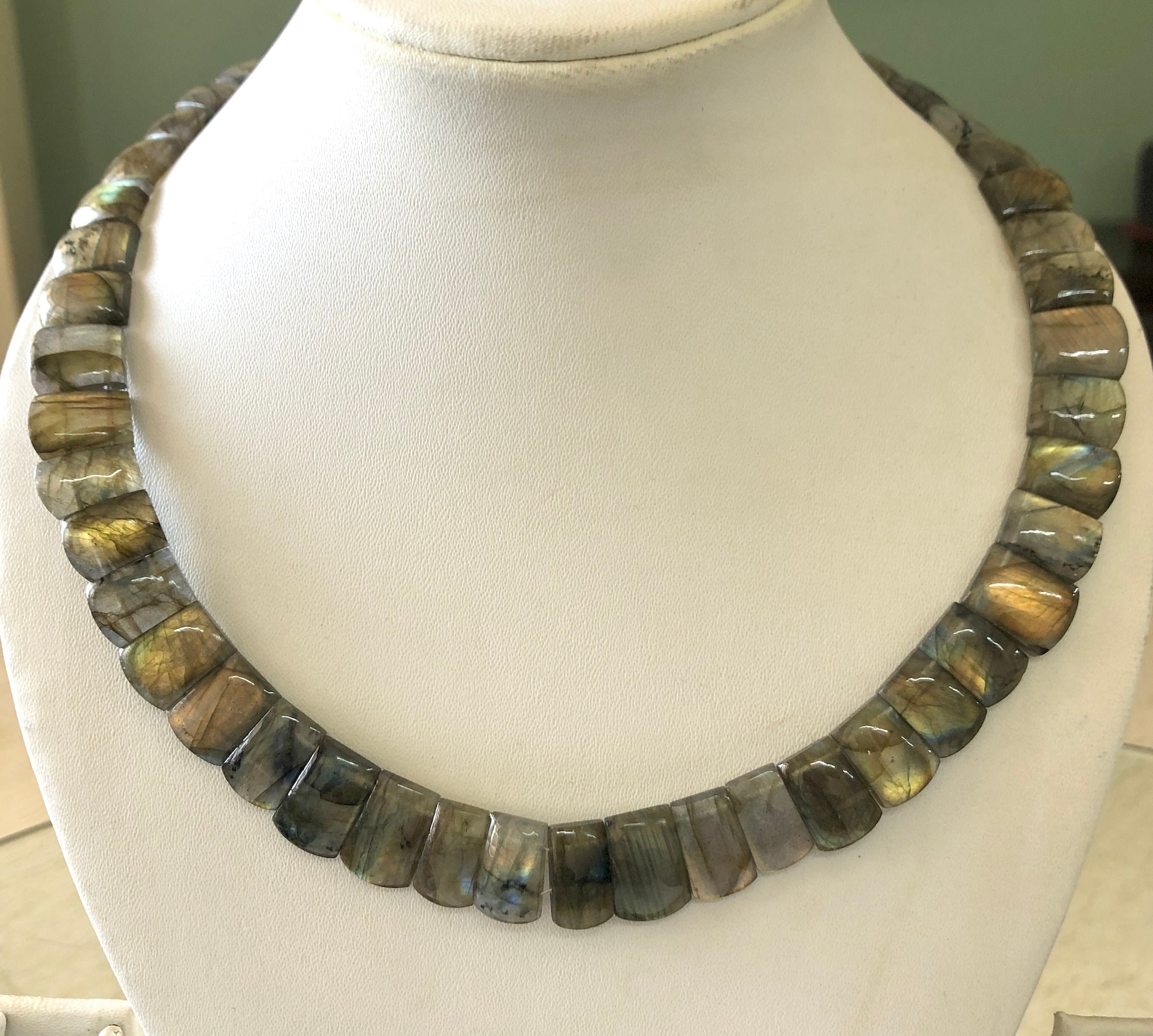 Natural Labradorite Layout Necklace, Bib Necklace, Cleopatra Necklace, Graduated Collar Necklace, 12" 11x9mm To 15x10mm 43 Pieces, Gds1910