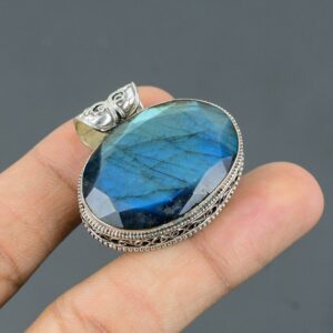 Handmade Faceted Labradorite 925 Sterling Silver Pendant: Boho Vintage Jewelry Handmade Faceted Labradorite 925 Sterling Silver Pendant: Boho Vintage Jewelry