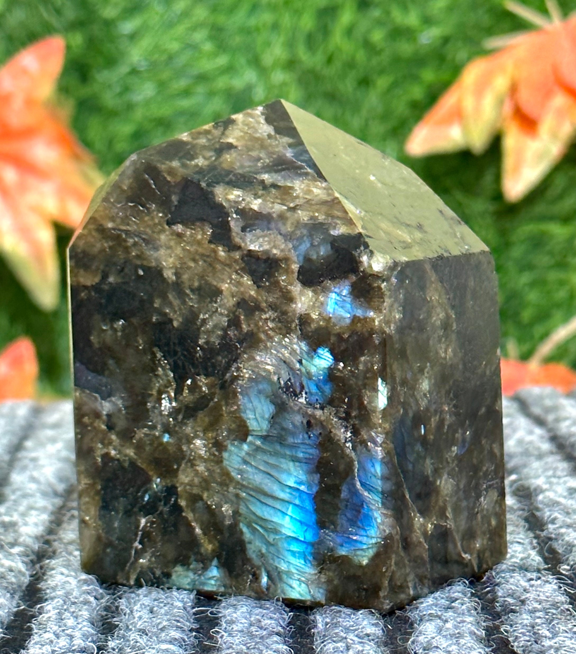 95mm Labradorite Stone Point: Metaphysical Aura Reiki Decorative 95mm Labradorite Stone Point: Metaphysical Aura Reiki Decorative