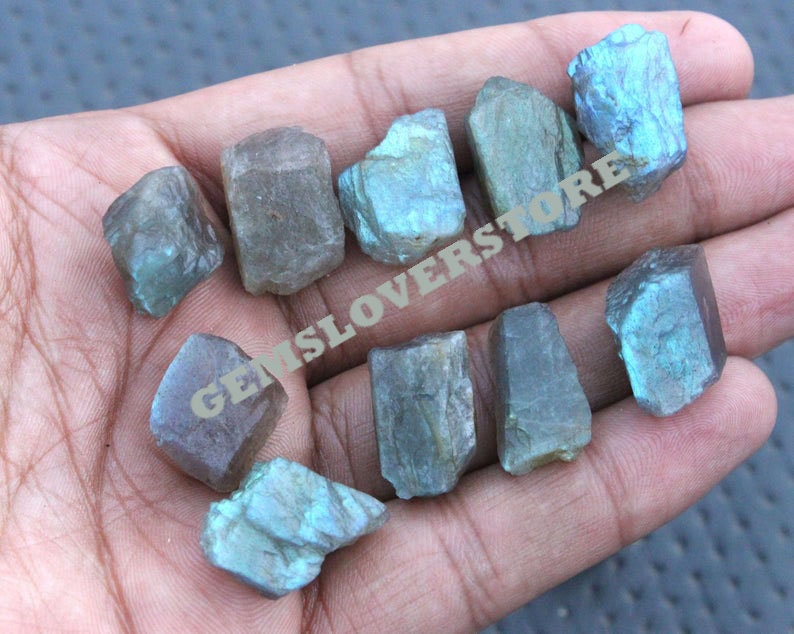 10 Piece Rough Labradorite: Natural Flashy Gemstone Crystals (16-20 Mm) 10 Piece Rough Labradorite: Natural Flashy Gemstone Crystals (16-20 Mm)