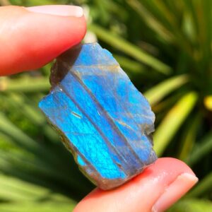 Raw Labardorite Gemstone To Qualify Colourplay Crystals Christmas Crystal Gift Labradorite Rough Stones Geology Gift Crystal Blue Green Gem