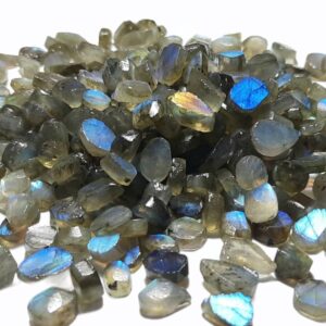 Natural Labradorite Rough Gemstone: Unpolished Mix Size Raw Materials