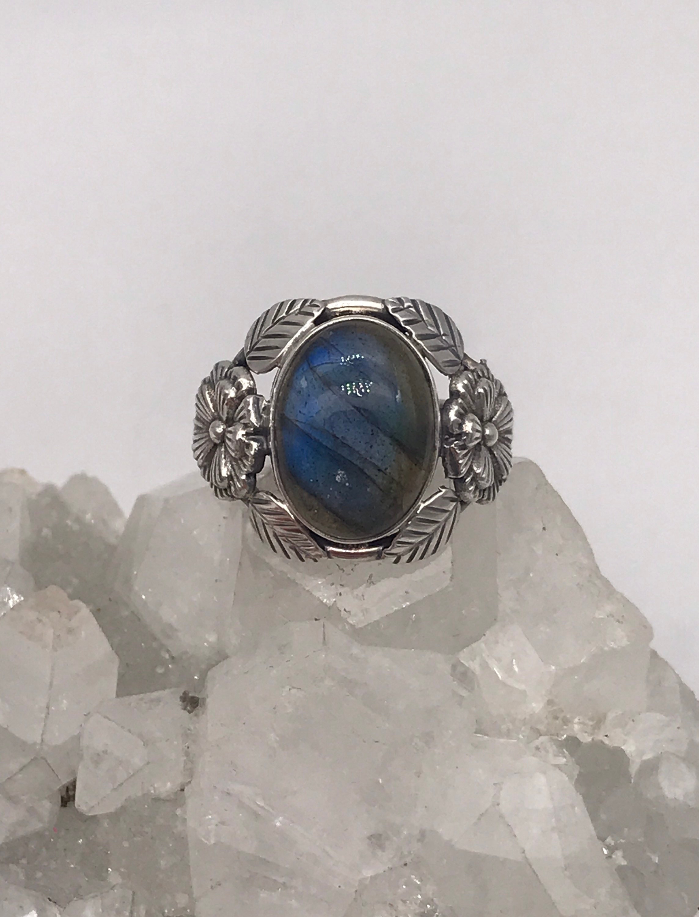 Abstract Labradorite Ring, Size 7 1/2 Abstract Labradorite Ring, Size 7 1/2