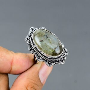 Vintage Labradorite Ring: Handmade 925 Sterling Silver, Size 8.5