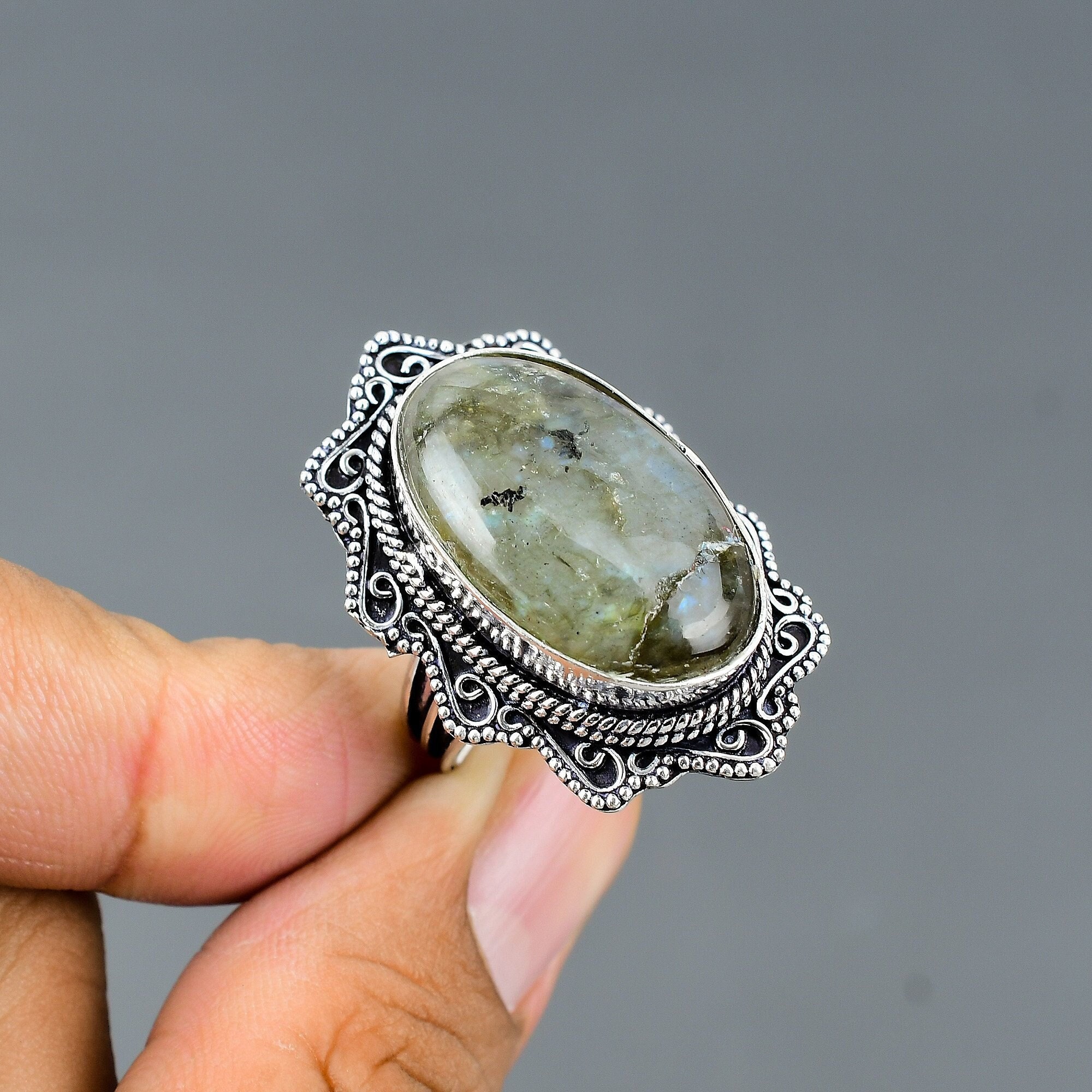 Vintage Labradorite Ring: Handmade 925 Sterling Silver, Size 8.5 Vintage Labradorite Ring: Handmade 925 Sterling Silver, Size 8.5