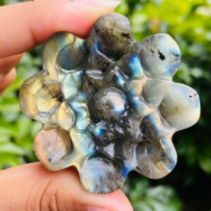 Carved Labradorite Lotus: Rainbow Flash Stone (70g)