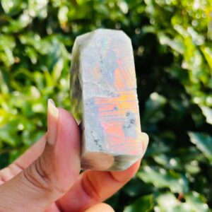 Flashy Purple Labradorite Free Form Geo Shaped Palm Stone (96g)