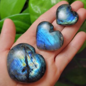 Labradorite Heart Stone: Polished Crystal Carving, Home Decor