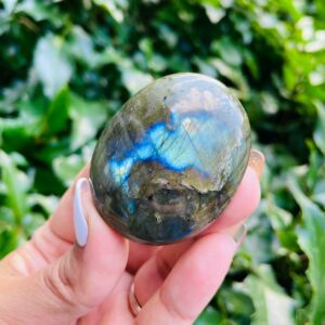 Labradorite Palm Stone: Tumbled Crystal with Flash (45-60mm) Labradorite Palm Stone: Tumbled Crystal with Flash (45-60mm)