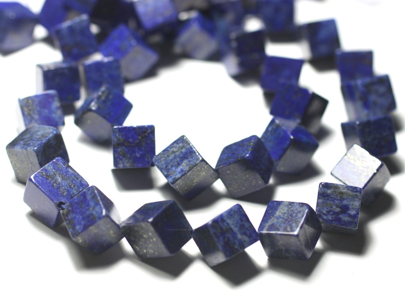 2pc - Perles De Pierre - Lapis Lazuli Cubes 10-14mm  8741140029293