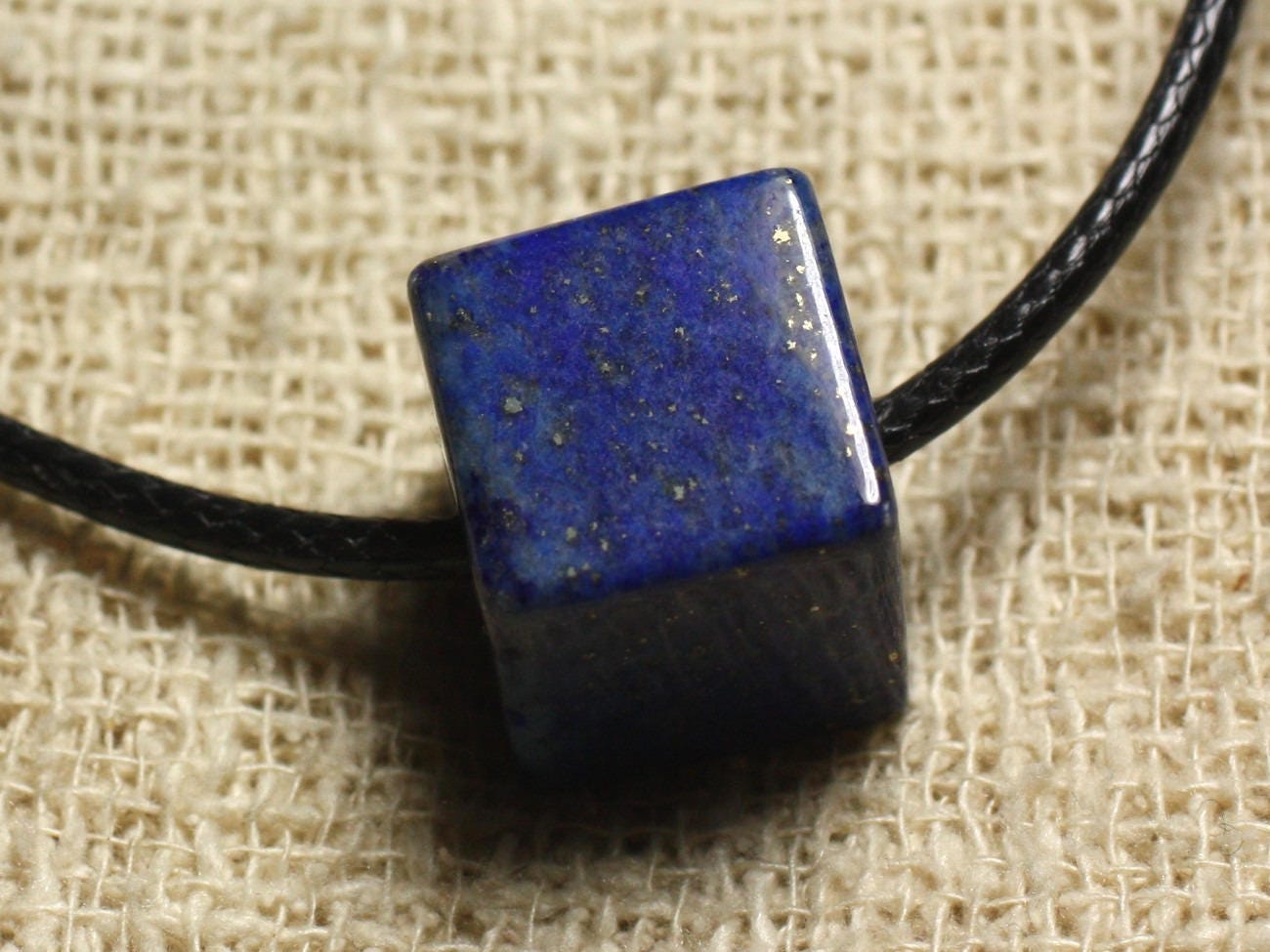 Collier Pendentif Pierre - Lapis Lazuli Cube 15mm Bleu Nuit