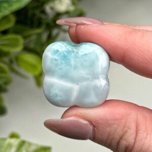 Larimar Clover | 9g | - #4 (polished Blue Crystal Carving, Throat Chakra, Peace, Ocean)