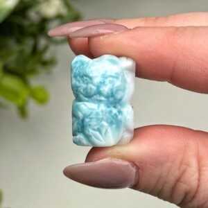 Larimar Lucky Cat | 7g | - #1 (polished Blue Crystal Carving, Throat Chakra, Peace, Ocean)