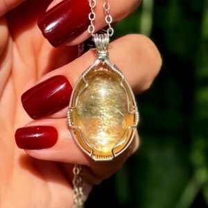 Golden Lepidolite necklace in sterling silver - healing crystal Golden Lepidolite necklace in sterling silver - healing crystal