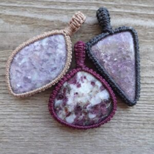 Lepidolite Pendant Necklace, Anti-stress Anxiety Stone Pendant, Healing Jewelry, Purple Gemstone Macrame Pendant, Handmade Jewelry Gift