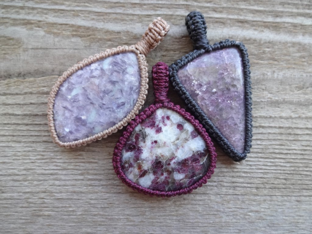 Lepidolite Pendant Necklace, Anti-stress Anxiety Stone Pendant, Healing Jewelry, Purple Gemstone Macrame Pendant, Handmade Jewelry Gift
