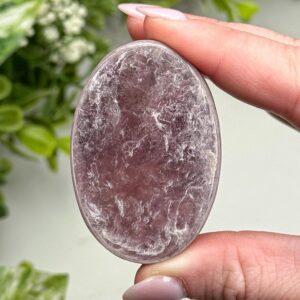 Gem Lepidolite Palmstone | 20g | - #6 (polished Purple Crystal Pocket Stone Palm, Third-eye Chakra, Intuition) Gem Lepidolite Palmstone | 20g | - #6 (polished Purple Crystal Pocket Stone Palm, Third-eye Chakra, Intuition)