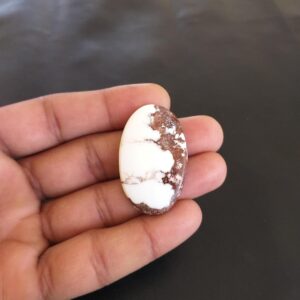Wild Horse Magnesite Cabochon: Oval Gemstone for Pendant (57.5 Carat, 41x25x6 MM)