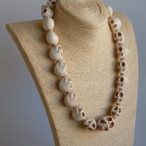 23-31mm Xl Magnesite Skull Graduated 23.5'' Necklace Carved Bone Spacer Disc Bead Tribal Handmade Jewelry Stainless Steel Lobster Clasp