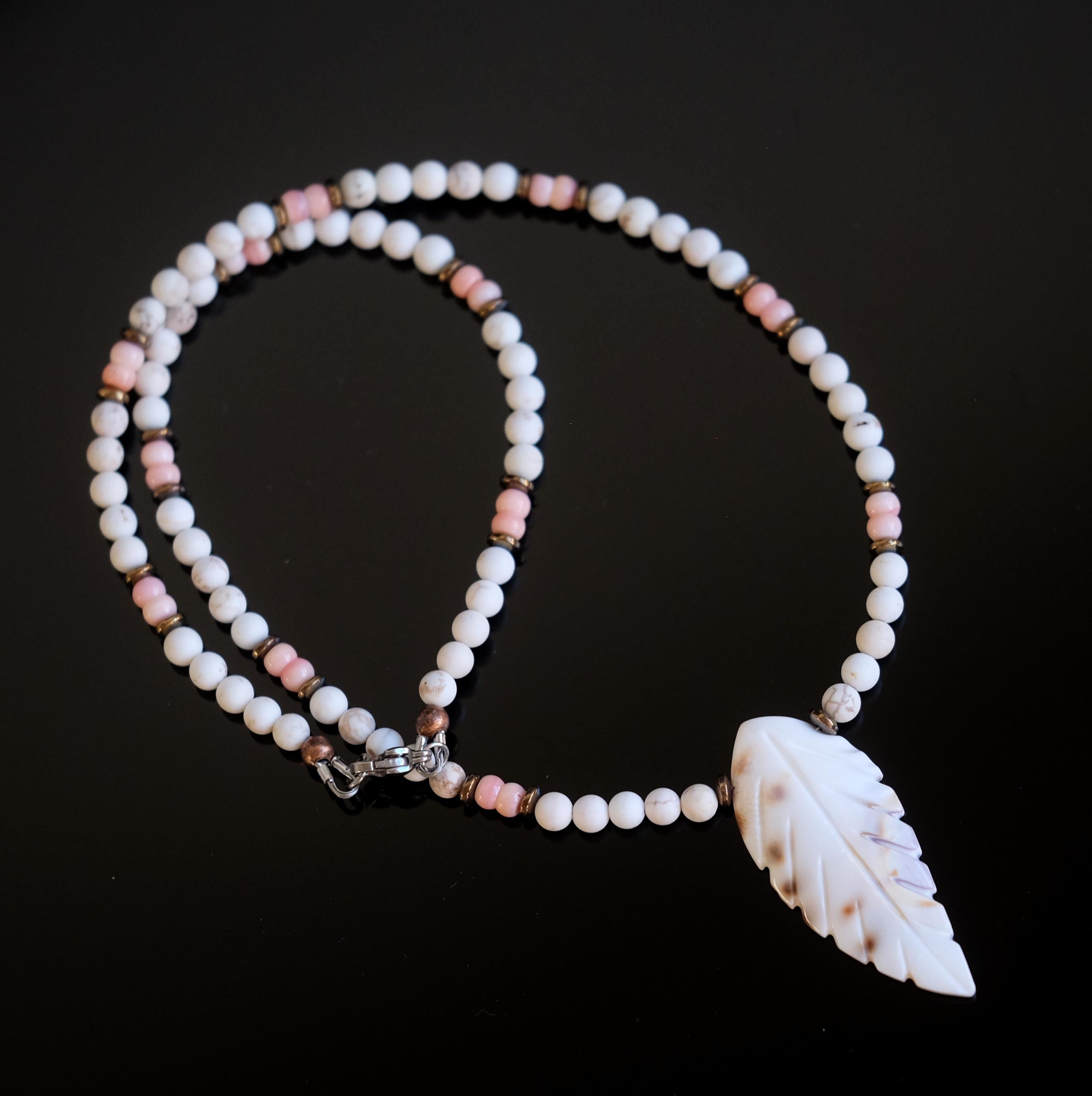 Calming Magnesite, Pink Queen Conch Shell Rondelle Disc Bead Handmade 18.25'' Necklace Carved Leaf Pendant Stainless Steel Lobster Clasp