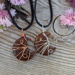 Mahogany Obsidian crescent moon pendant, mahogany obsidian pendant, mahogany obsidian, red obsidian necklace, crescent moon pendant, moon je