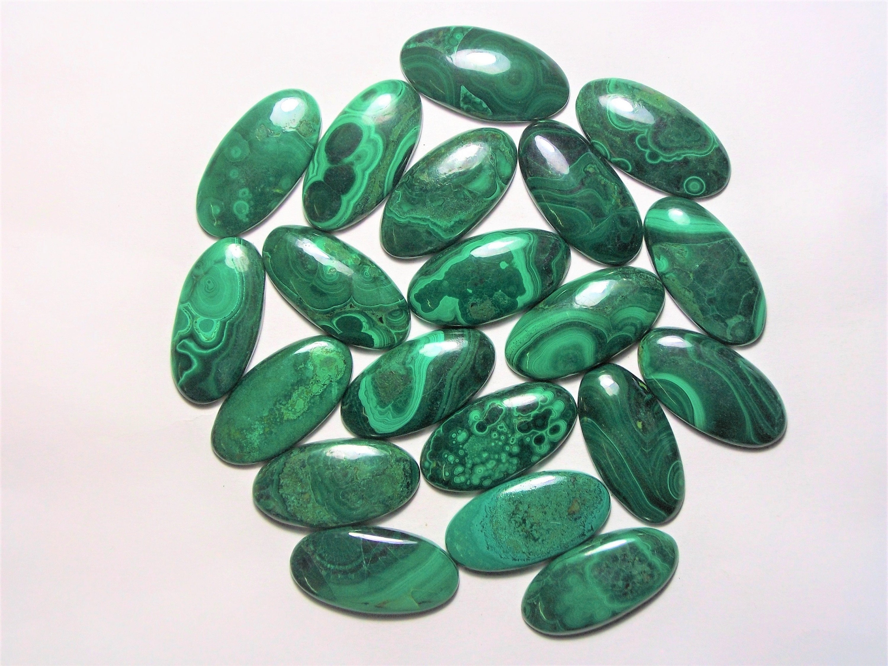 Aaa Malachite Oval Cabochon: Natural Gemstone (10x12 To 18x25 Mm)