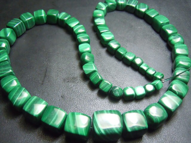 Natural Malachite Gemstone Grade Aa Faceted Diamond Cut Cube Loose Beads 8 Inch Strand
