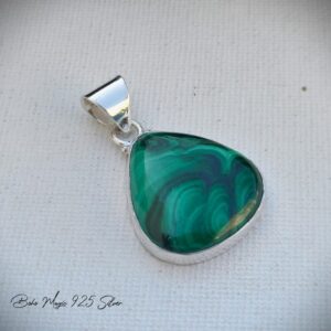 Handmade Malachite 925 Sterling Silver Pendant: Vintage Gemstone Jewelry