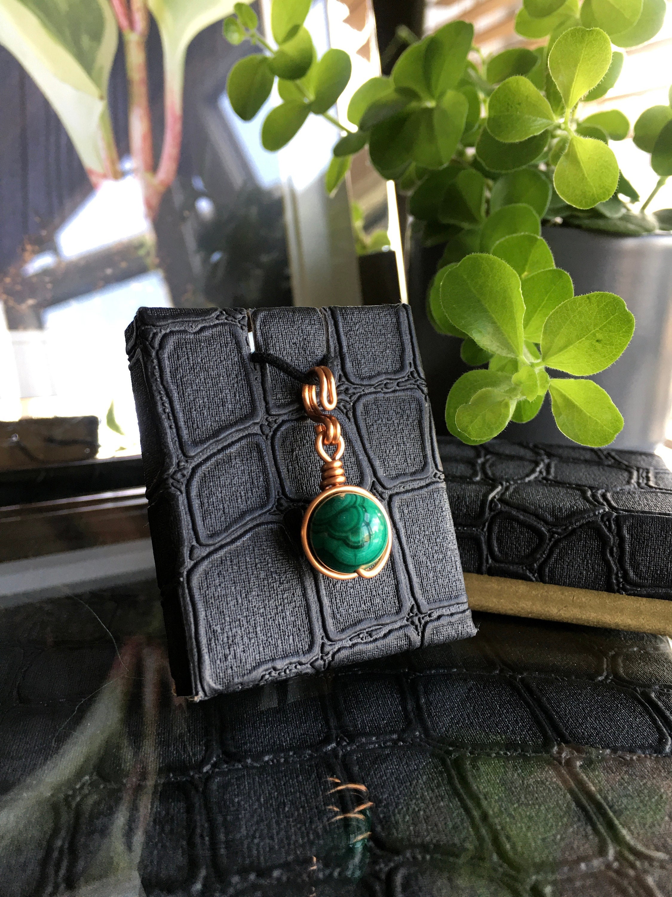 Malachite Pendant Necklace, Round Green Stone, Handmade Gift Box Malachite Pendant Necklace, Round Green Stone, Handmade Gift Box