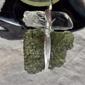 Genuine Moldavite Pendant: Green Meteorite Talisman (3,14 G) Genuine Moldavite Pendant: Green Meteorite Talisman (3,14 G)