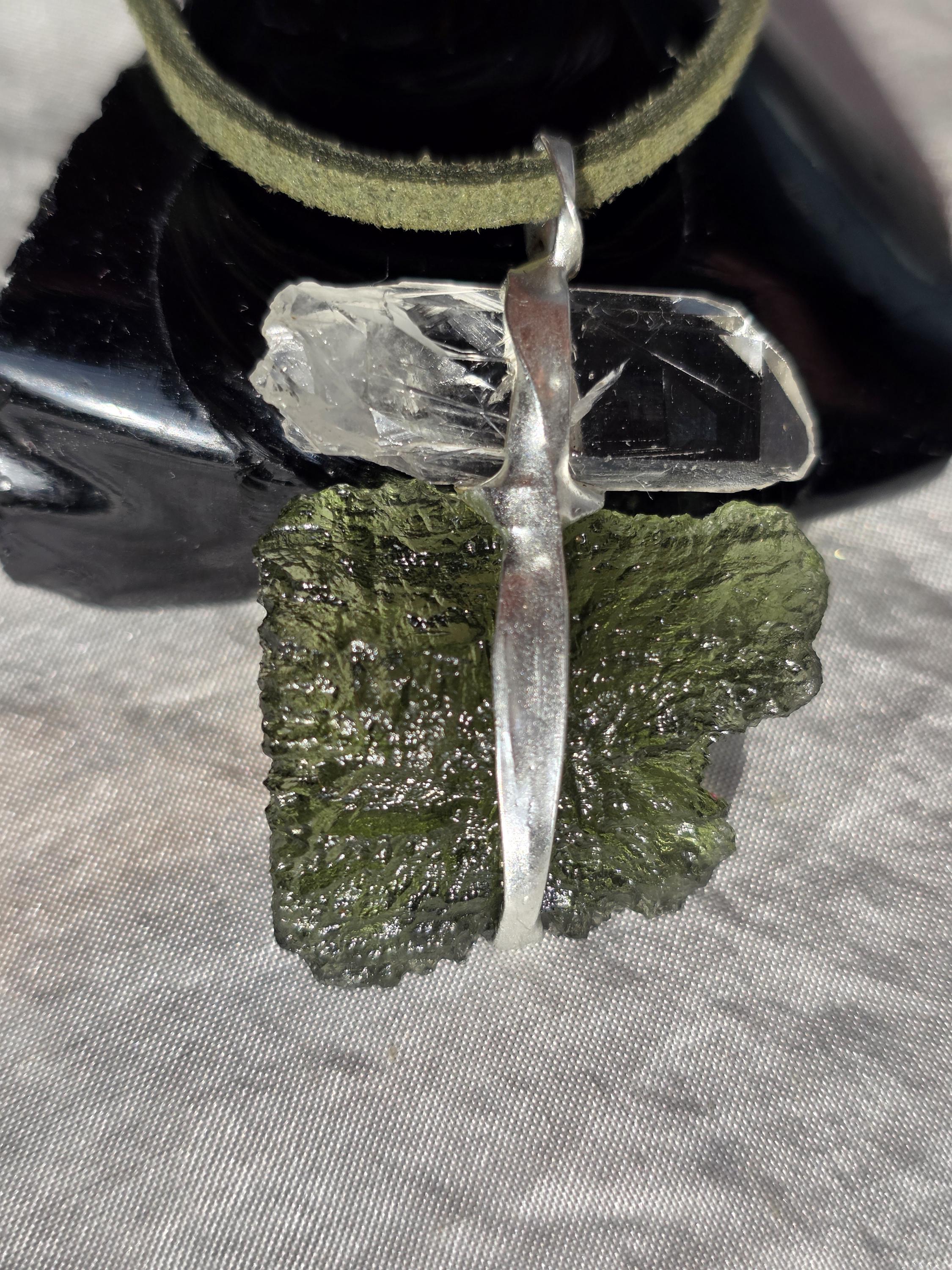 Genuine Moldavite Pendant: Green Meteorite Talisman (3,14 G)