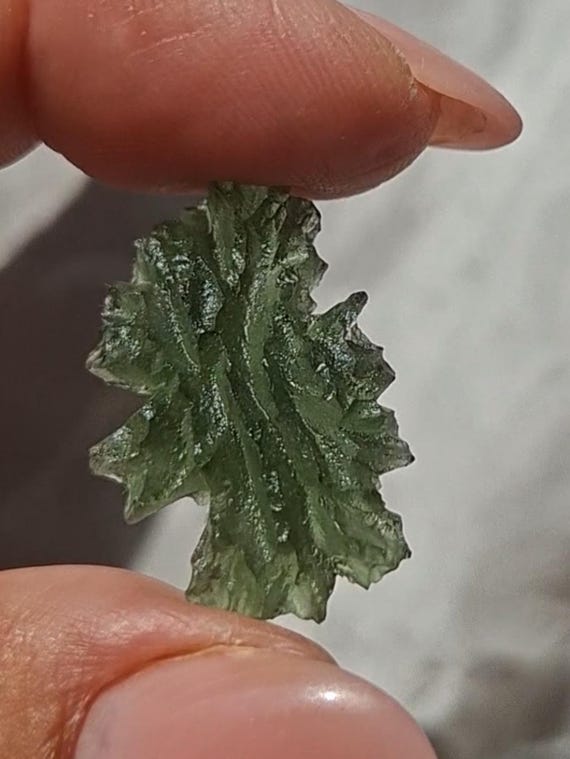 Besednice Moldavite: 2,7g Rough Green Tektite Crystal Besednice Moldavite: 2,7g Rough Green Tektite Crystal
